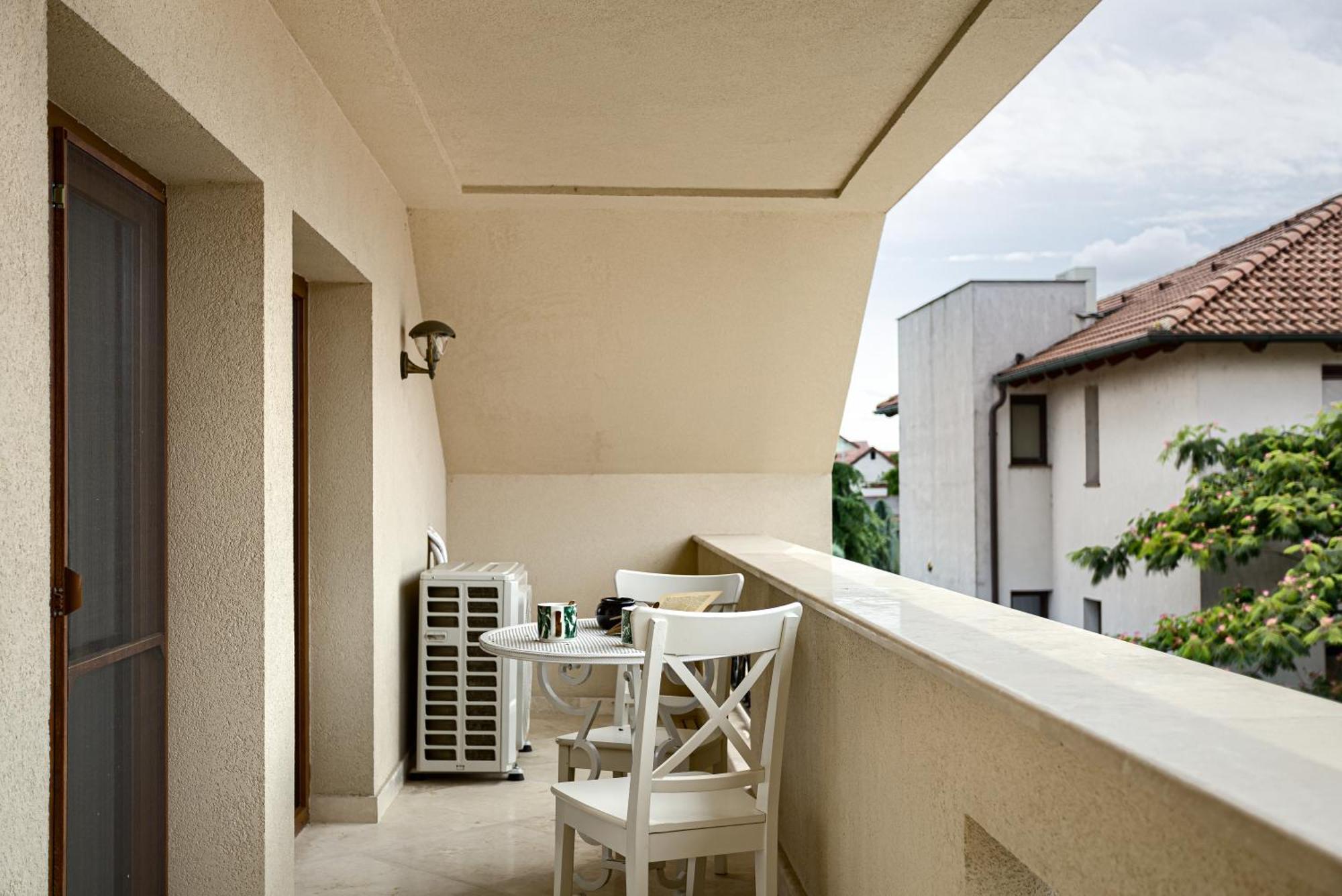 Sika Palladium Garden & Spa Central Apartment Arad Exteriör bild